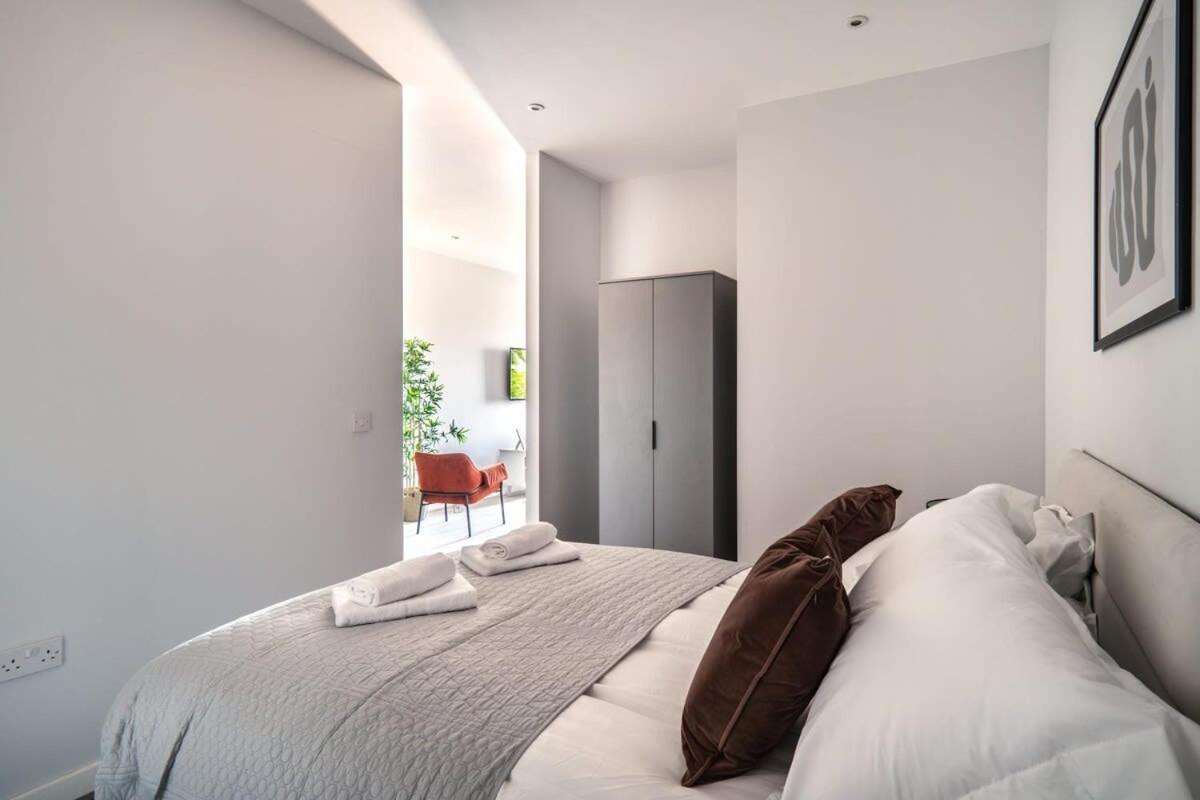 Modern & Spacious 2 Bed Apartment In Waterloo Liverpool Ngoại thất bức ảnh