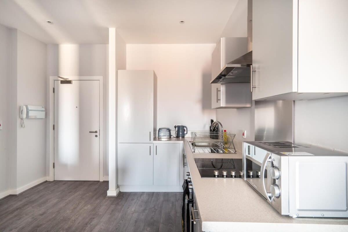 Modern & Spacious 2 Bed Apartment In Waterloo Liverpool Ngoại thất bức ảnh