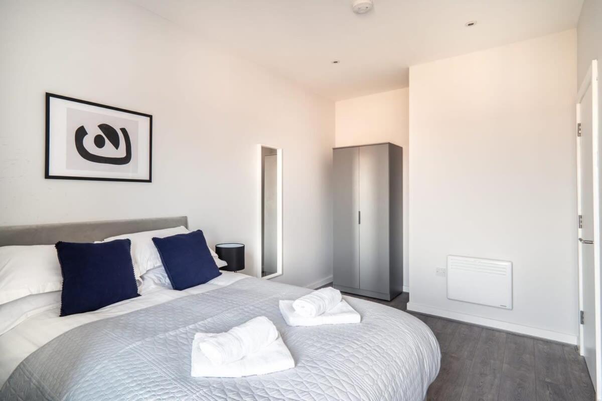 Modern & Spacious 2 Bed Apartment In Waterloo Liverpool Ngoại thất bức ảnh