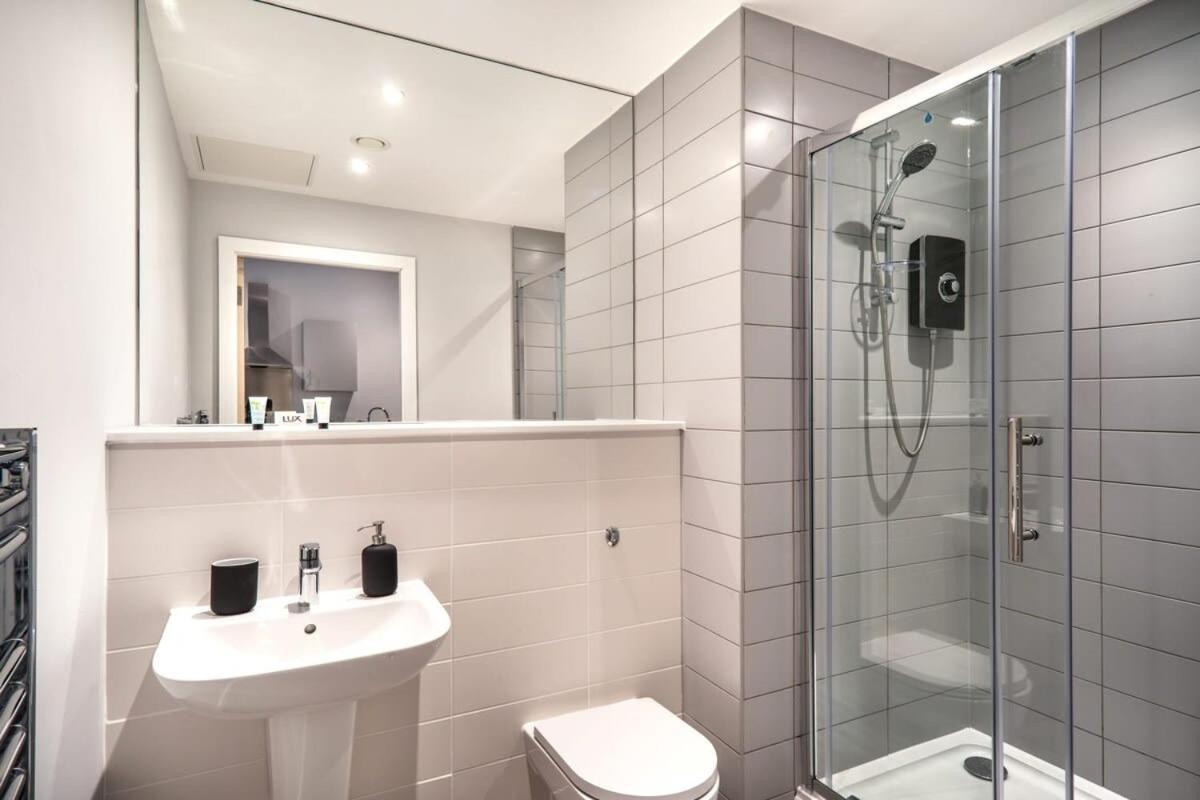 Modern & Spacious 2 Bed Apartment In Waterloo Liverpool Ngoại thất bức ảnh